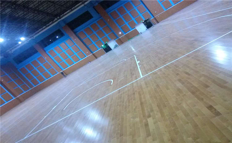 楓木實木運動地板價格是多少錢？