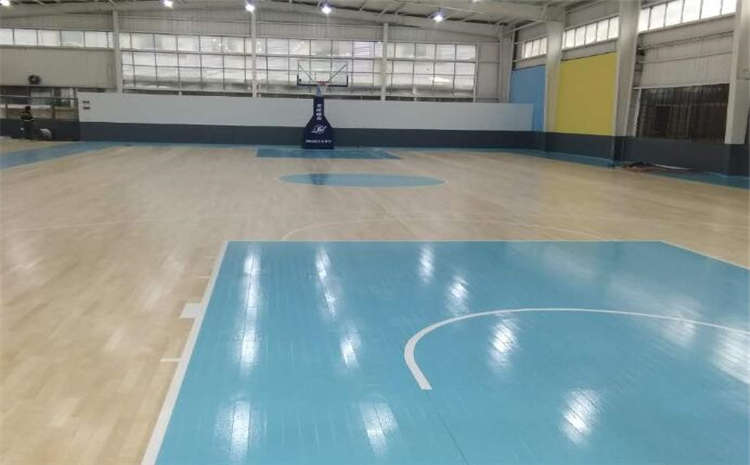 橡膠木排球館木地板廠家哪家好？